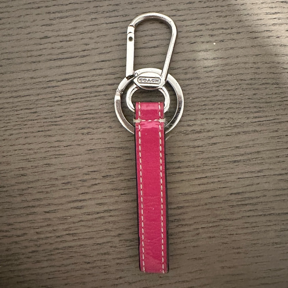 Coach Patent Leather Strap Key Holder
Keychain Black Keyring With Clip